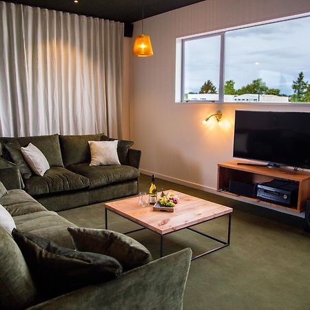 The Cinema Suites Te Anau Exteriér fotografie