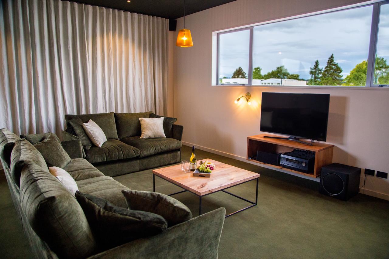 The Cinema Suites Te Anau Exteriér fotografie