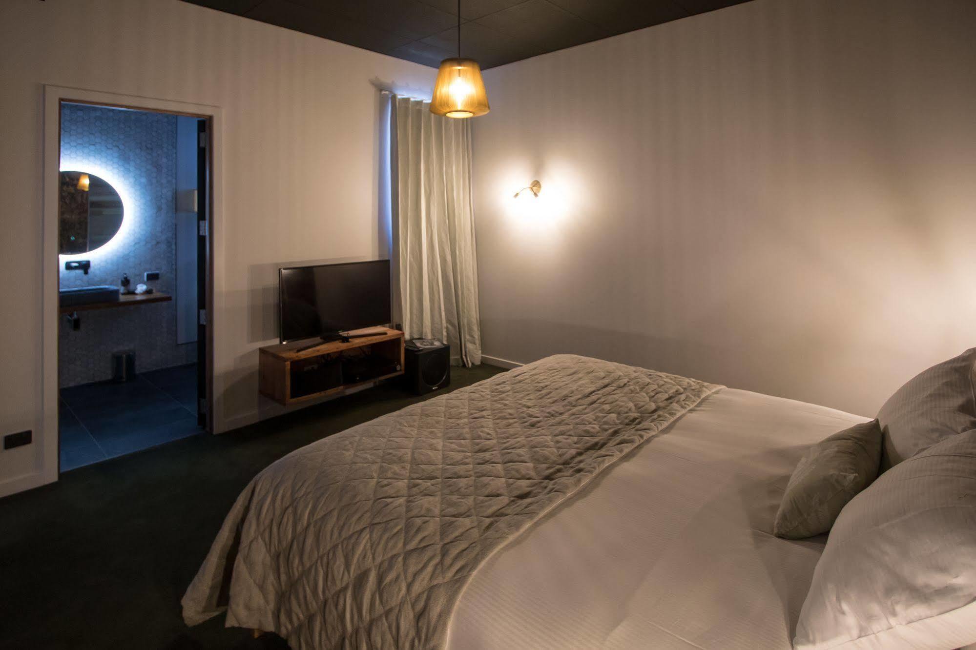 The Cinema Suites Te Anau Exteriér fotografie