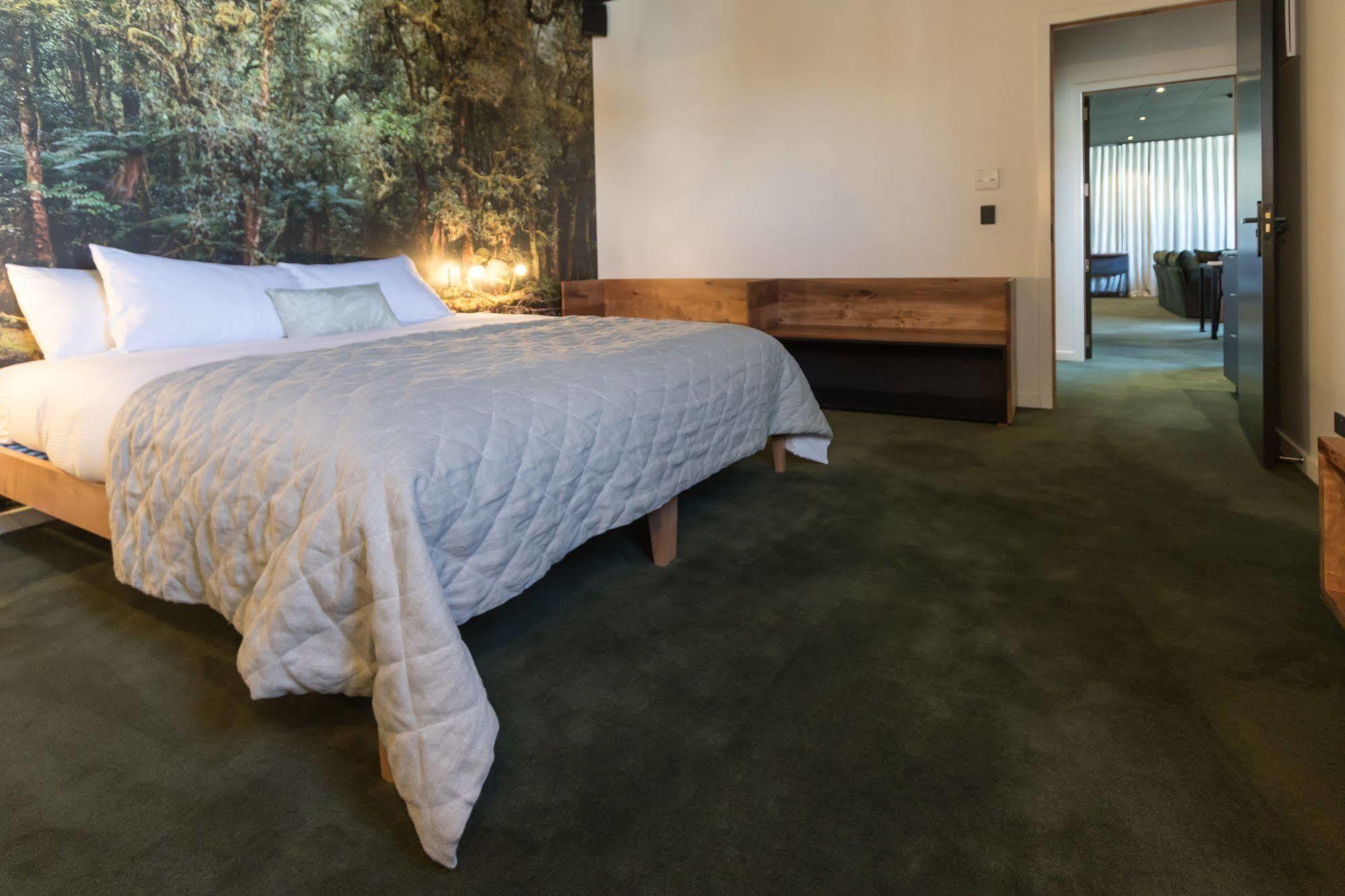 The Cinema Suites Te Anau Exteriér fotografie
